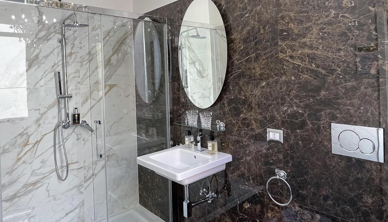 King Plaza 3* Rom